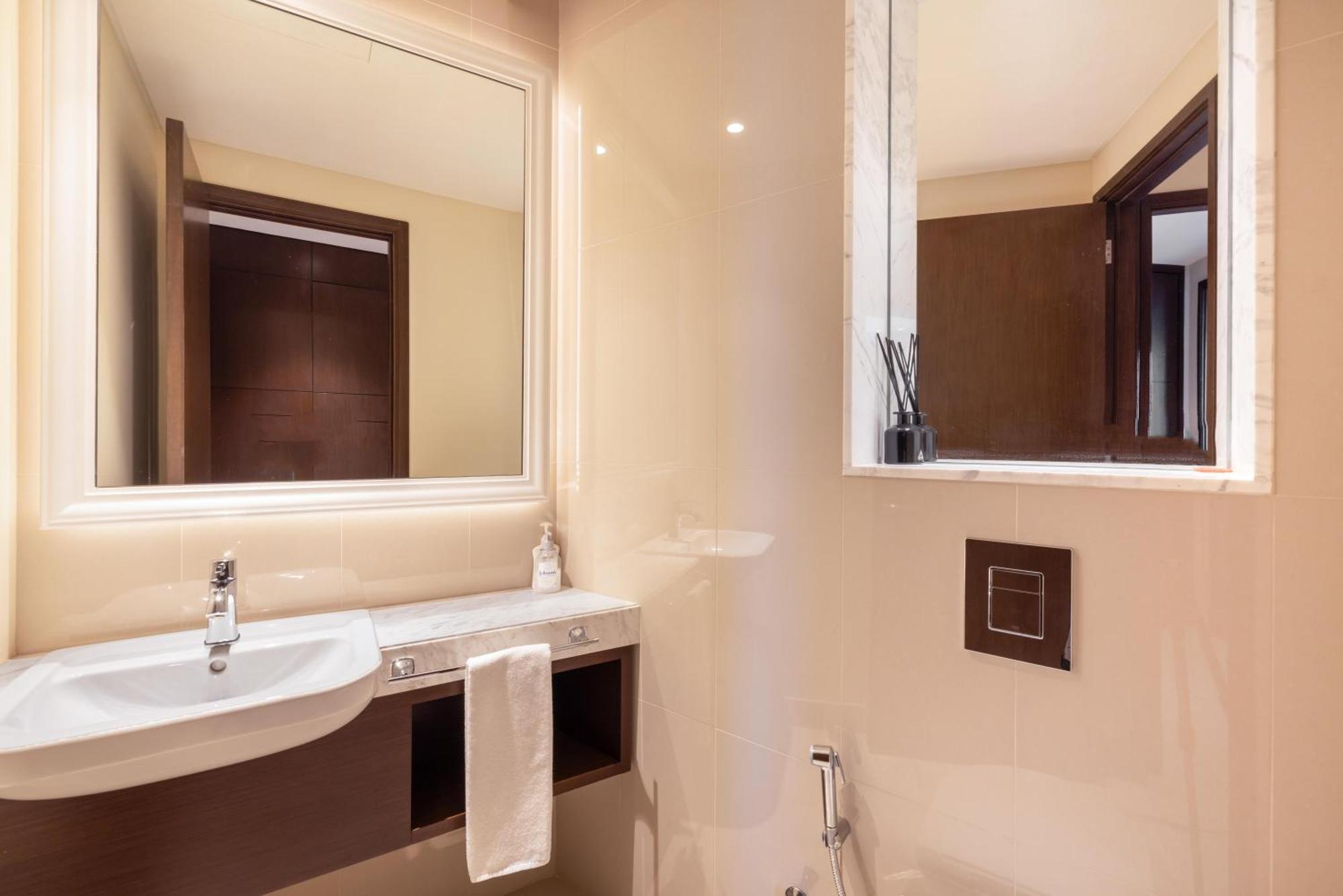 The Address Fountain Views - 2 Bedroom With Burj Khalifa View And Access To Mall Апартаменти